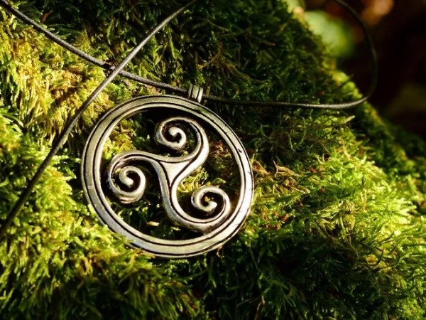Amulett "Triskele", keltisch